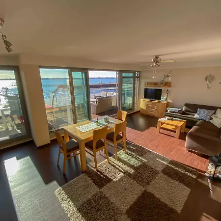 Haus Putbus In - Wg 3 Mit Panoramablick * Altefähr